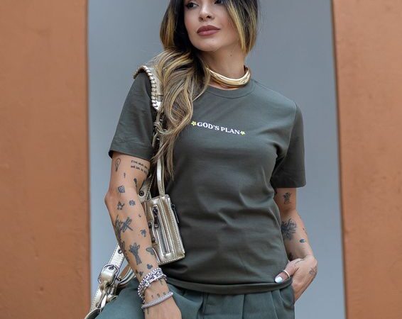 T-Shirt God is Plan - Escolha o Tamanho