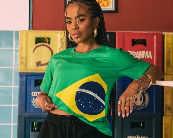 Coleção Alma Brasileira - T-Shirt Verde Bandeira Lateral