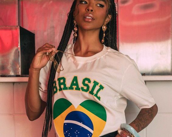 Coleção Alma Brasileira - Max Tee Coração Brasileiro