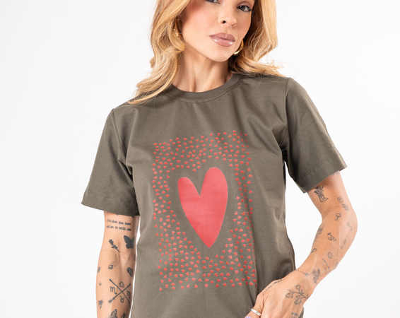 T-Shirt Heart - Escolha o tamanho